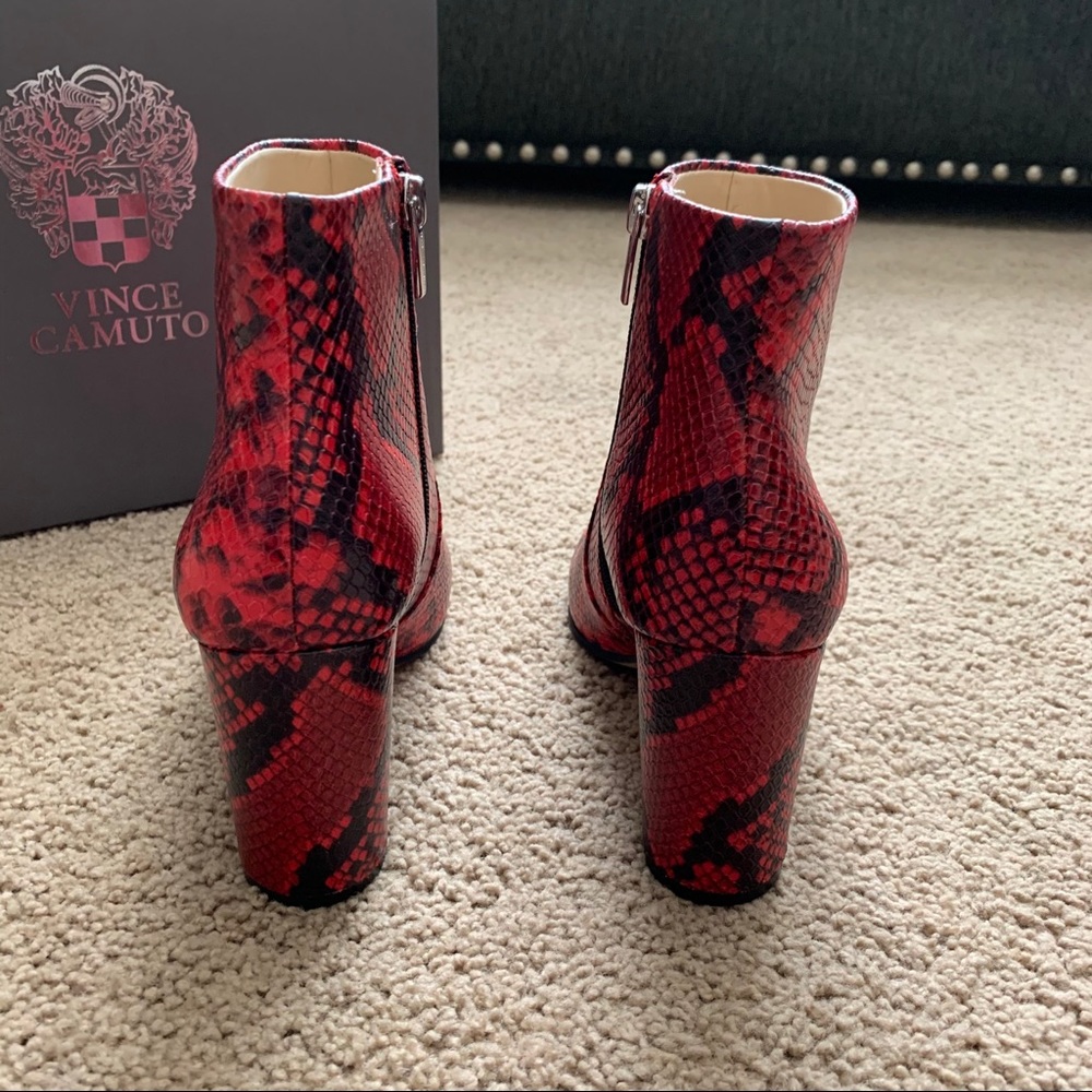 ❤️LAST 7.5 NEW Vince Camuto Red Snake Print Leather Bootie - Picture 12 of 13
